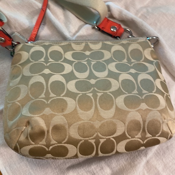 Vintage Coach Poppy crossbody purse - Picture 6 of 7